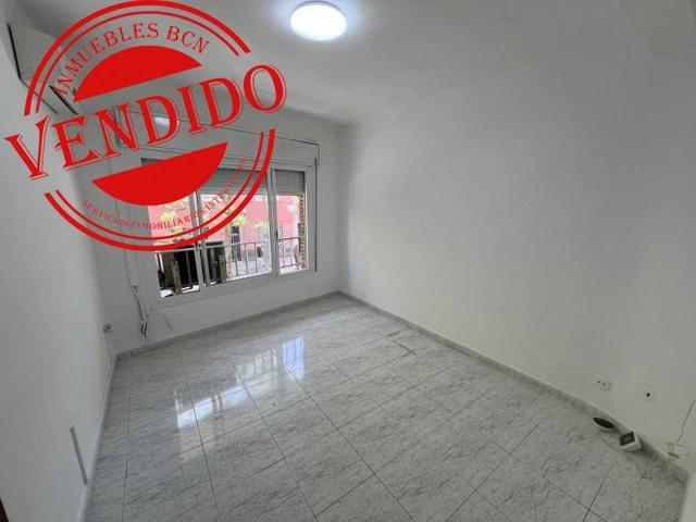 Piso en venta en Barcelona, Sants Montjuic photo 0