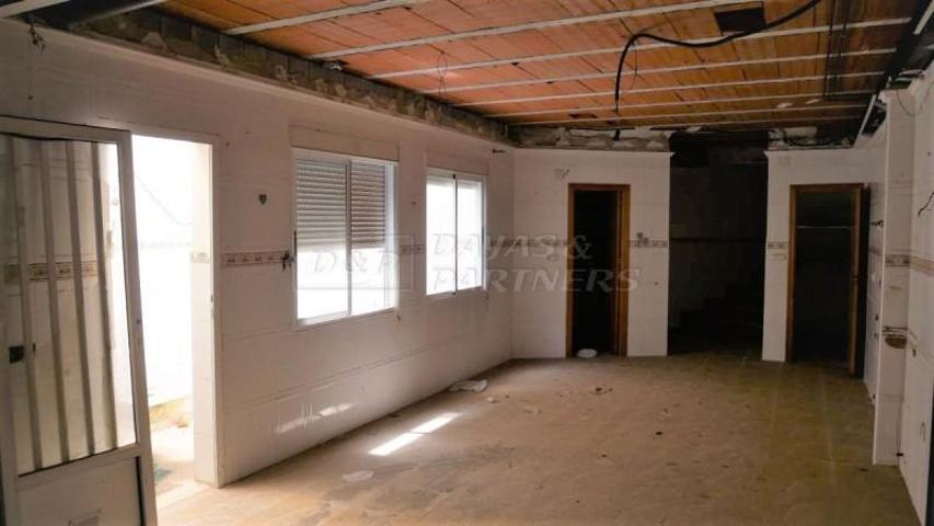 Nave industrial en venta en Torrevieja, Centro photo 0