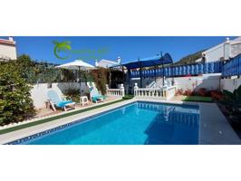 Casa en venta en Alcaucín photo 0