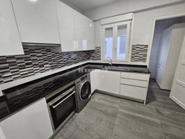 Piso en venta en Logroño, Vara De Rey photo 0