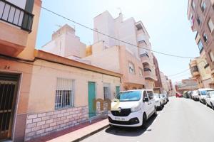 Chalet en venta en Guardamar del Segura photo 0