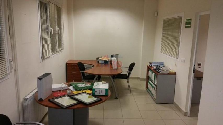 Oficina en venta en Miranda de Ebro, Crucero photo 0