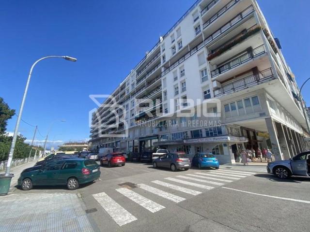 Local comercial en venta en Laredo, Centro photo 0