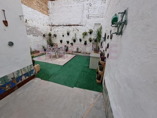 Casa en venta en Mislata photo 0