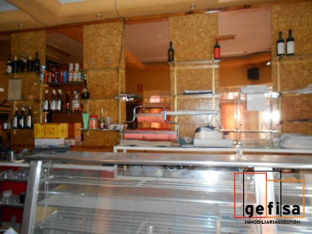 Local comercial en venta en Valdepeñas, Centro photo 0