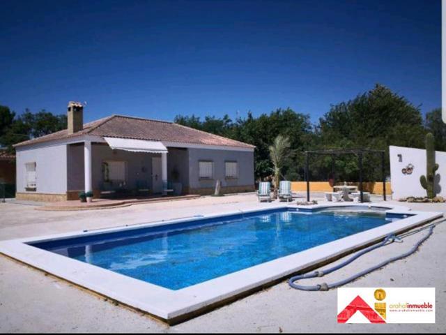 Chalet en venta en Arahal, Arahal photo 0