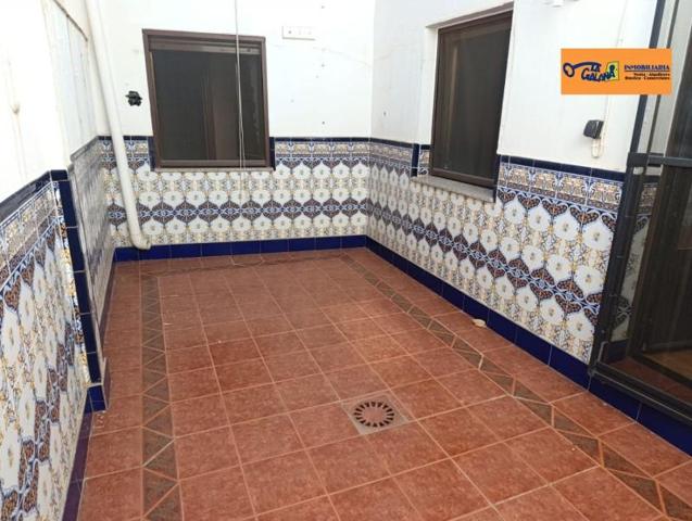 Casa en venta en Valdepeñas, Centro photo 0