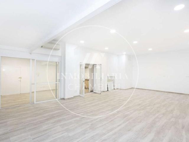 Local comercial en venta en Madrid photo 0