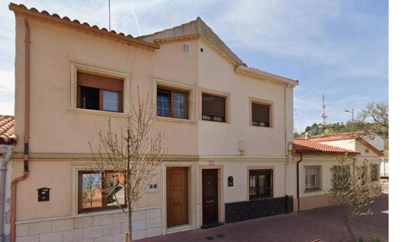 Adosada en venta en Valladolid, Valladolid photo 0