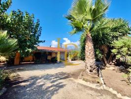 Casa con terreno en venta en Valls photo 0