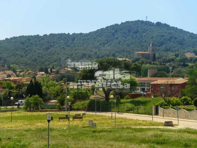 Terreno en venta en Mont-ras photo 0