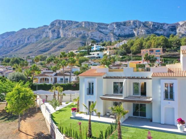 Apartamento en venta en Denia photo 0