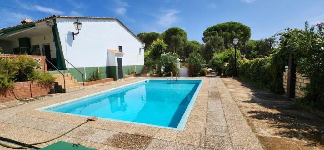 Chalet en venta en Valverde del Camino, Valverde Del Camino photo 0