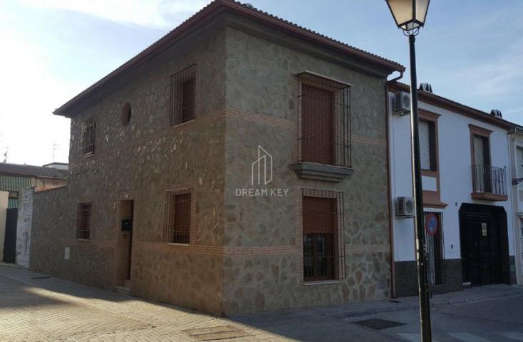 Casa en venta en Lucena, Lucena photo 0