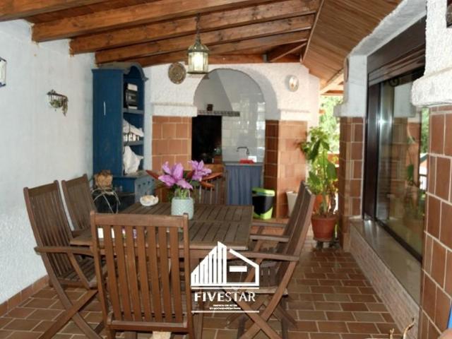 Chalet en venta en Montserrat photo 0