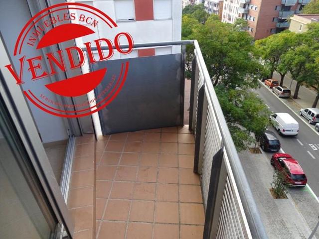 Piso en venta en Barcelona, Nou Barris - Verdum photo 0