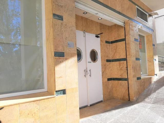 Local comercial en venta en Cazorla, Cazorla photo 0