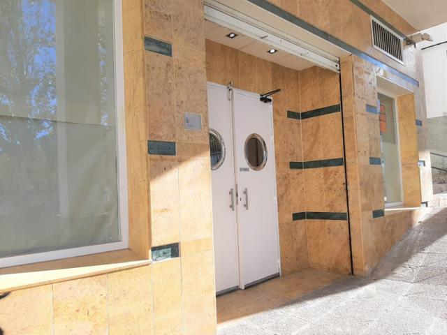 Local comercial en venta en Cazorla, Cazorla photo 0