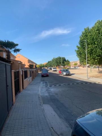 Chalet en venta en Yuncos, Yuncos photo 0