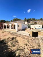 Chalet en venta en Vilamarxant, Vilamarxant photo 0