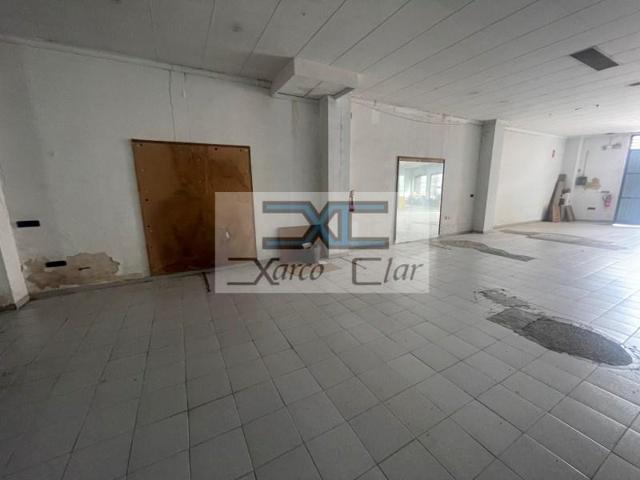 Local comercial en venta en Llombai photo 0