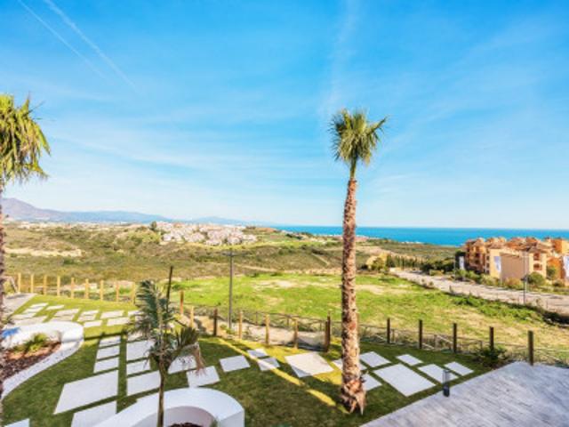 Apartamento en venta en Manilva, San Luis de Sabinillas photo 0