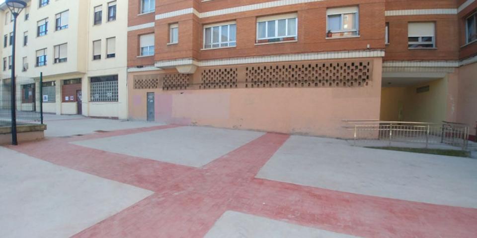 Local comercial en venta en Gijón, Poligono photo 0