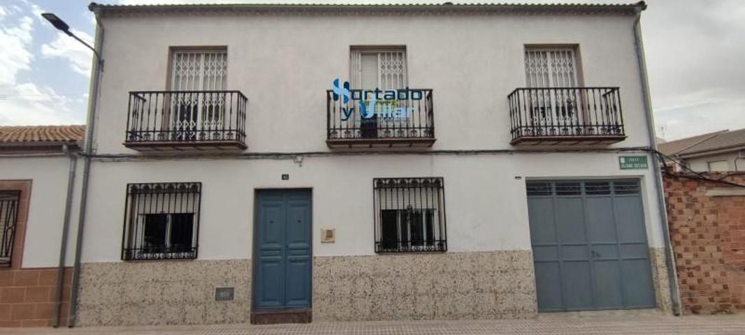 Casa en venta en Sabiote, Sabiote photo 0