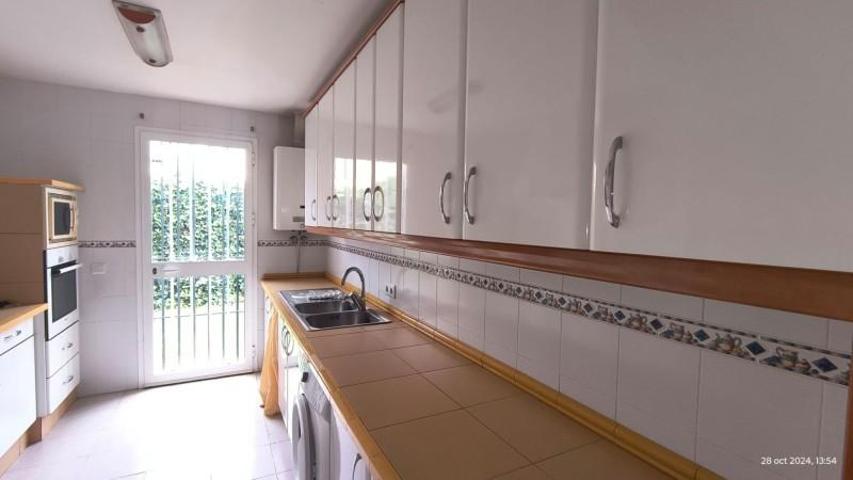 Adosada en venta en Umbrete, Los Pintores photo 0