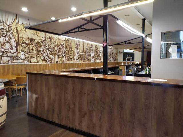 Local comercial en venta en Ferrol, Centro photo 0