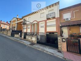 Chalet en venta en Candeleda photo 0
