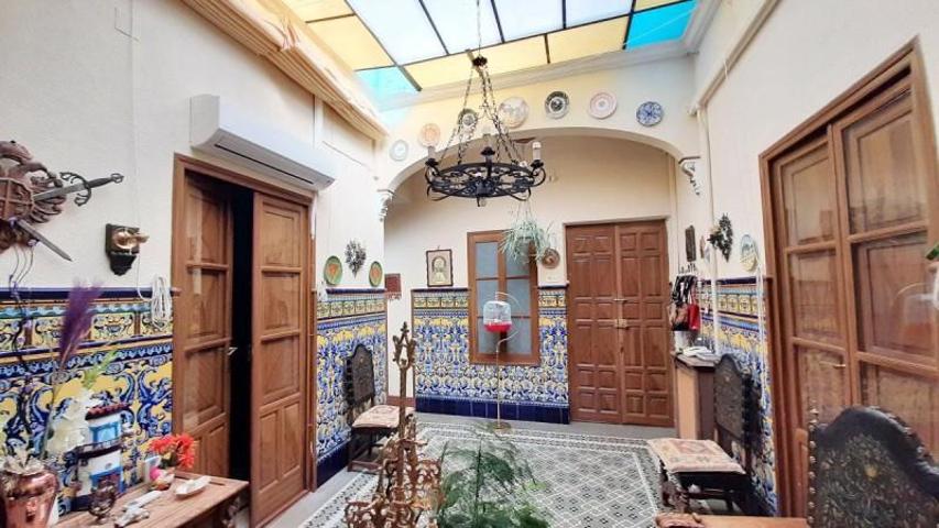 Casa en venta en Valdepeñas, Centro photo 0
