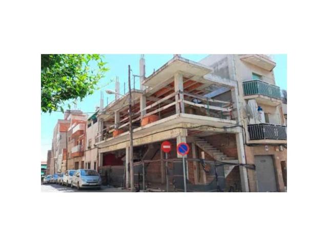 Edificio en venta en Badalona photo 0