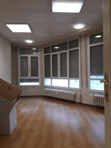 Piso en venta en Vitoria-Gasteiz, Desamparados photo 0