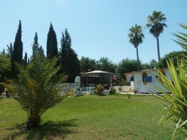 Chalet en venta en Mairena del Alcor, Urbanizaciones photo 0