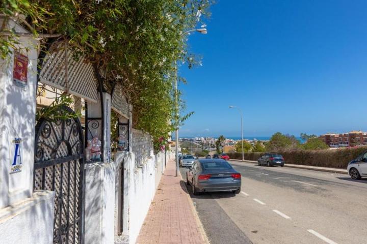 Bungalow en venta en Torrevieja, Torre la mata photo 0