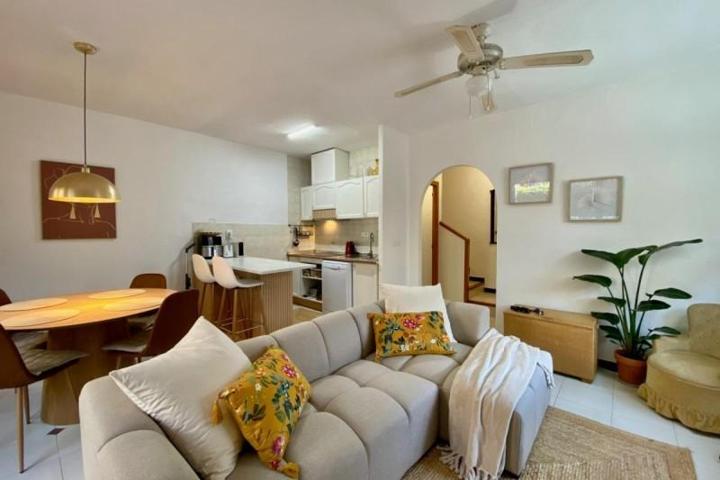 Adosada en venta en Torrevieja, La Mata photo 0