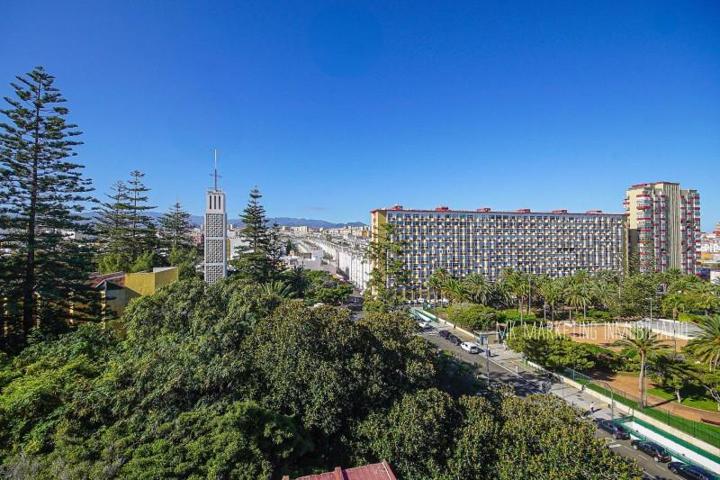 Piso en venta en Las Palmas de Gran Canaria, Schamann - Rehoyas photo 0