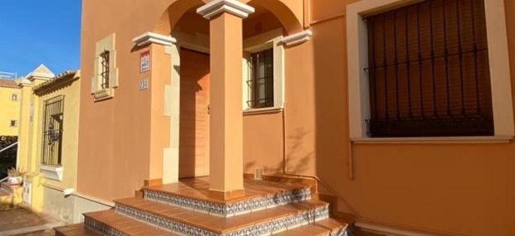 Adosada en venta en Algorfa, La finca photo 0