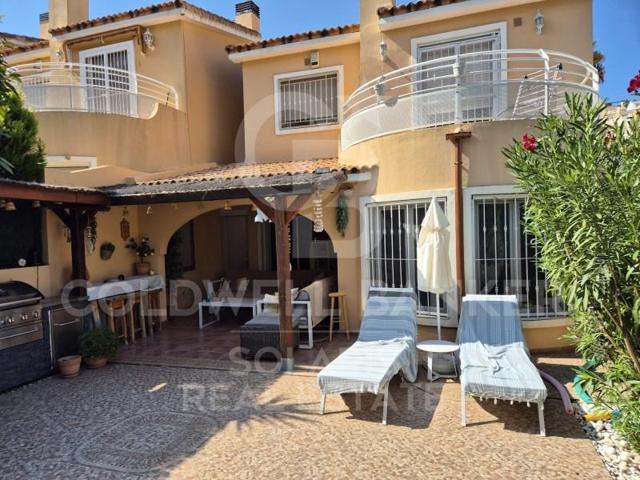 Bungalow en venta en Gata de Gorgos photo 0