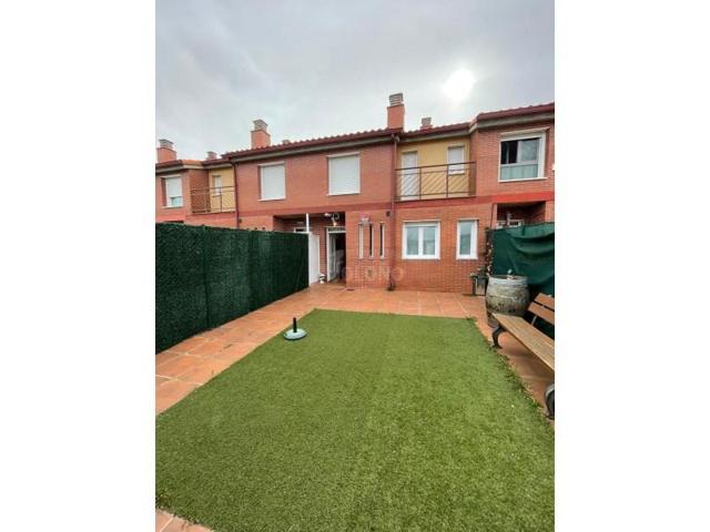 Chalet en venta en Anguciana photo 0