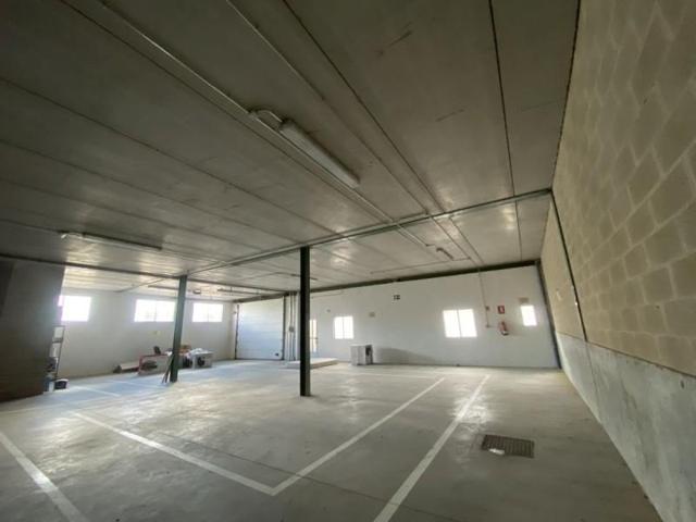 Nave industrial en venta en Cistérniga, Poligono La Mora photo 0