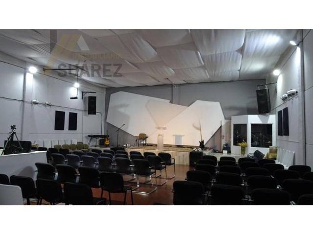 Nave industrial en venta en Sevilla photo 0