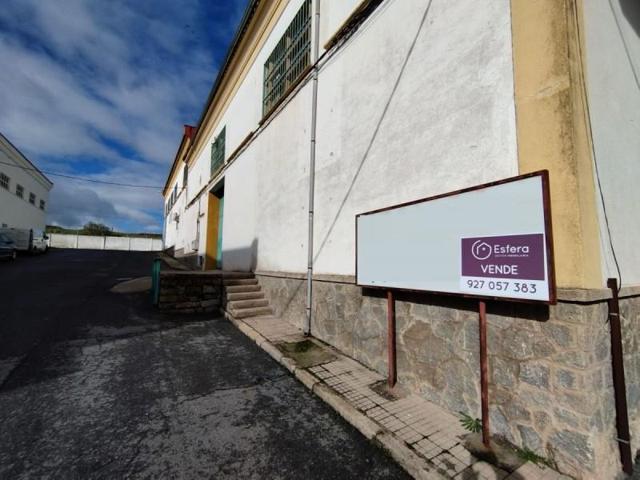 Nave industrial en venta en Plasencia, Avenida photo 0