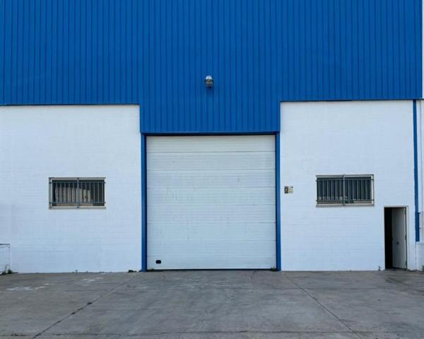 Nave industrial en venta en Almendralejo, Carretera Badajoz photo 0