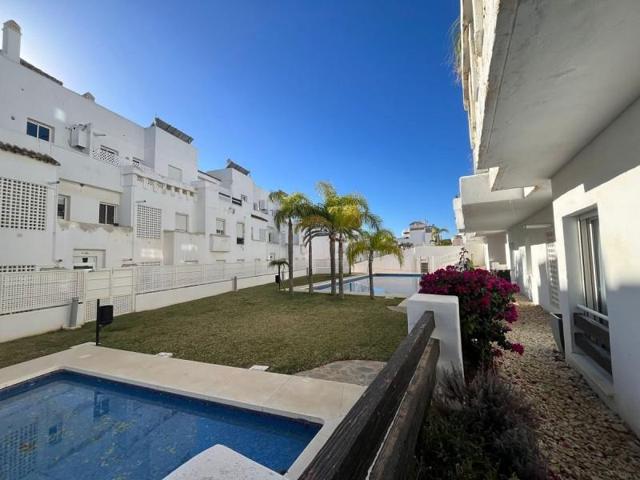 Apartamento en venta en Estepona, Costa Del Sol photo 0