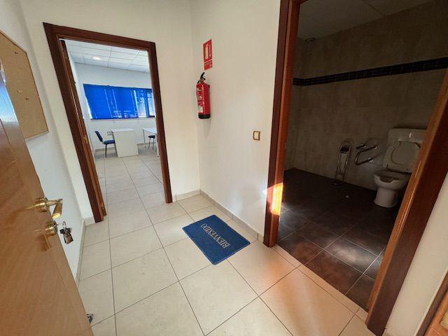 Local comercial en venta en Almendralejo, Carretera Badajoz - Campo Futbol photo 0