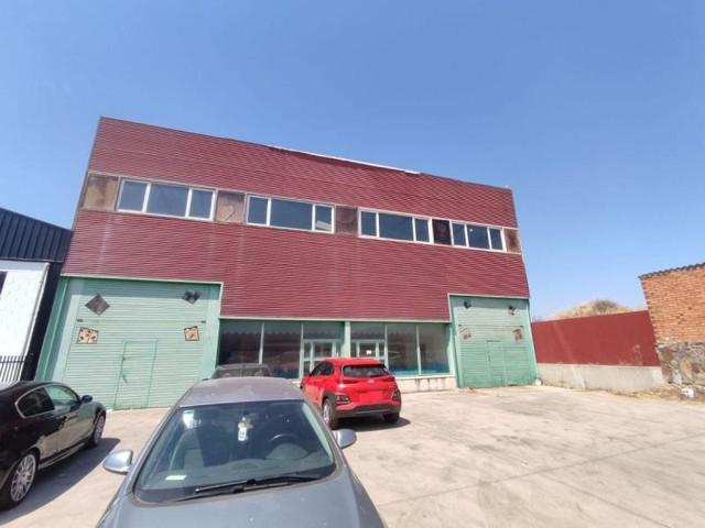 Nave industrial en venta en Cáceres, Las Capellanias photo 0