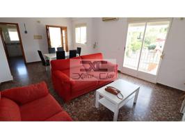 Chalet en venta en Alginet photo 0