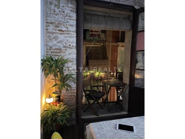 Piso en venta en Barcelona, El Raval photo 0